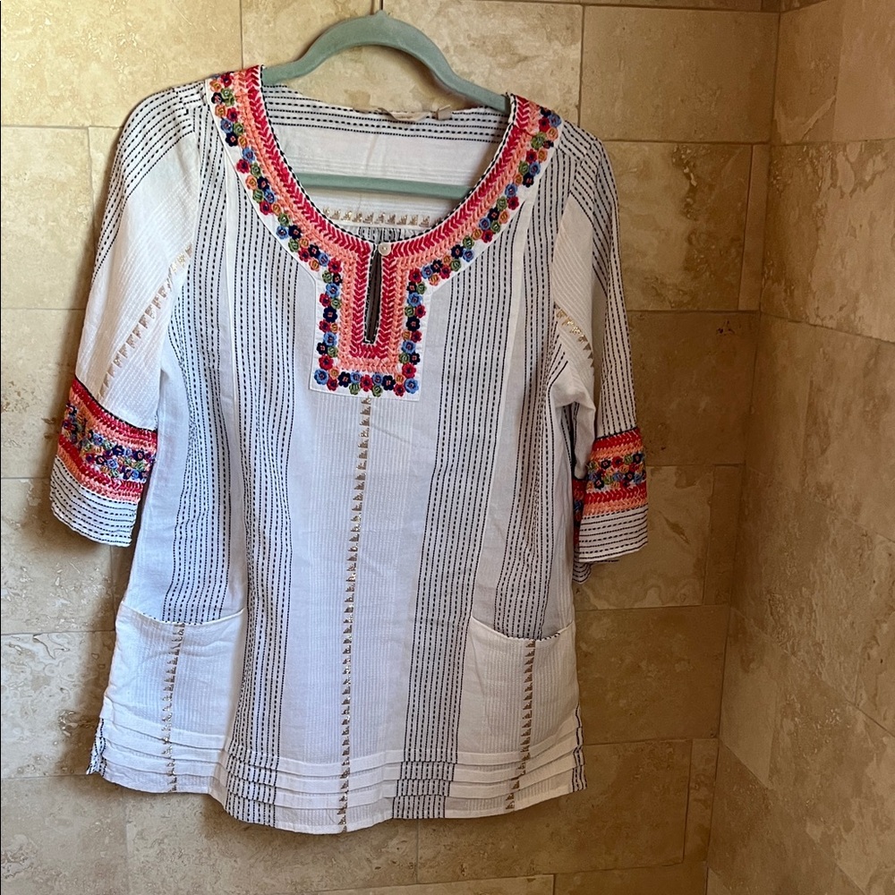 Soft Surroundings Embroidered White Women's Top M